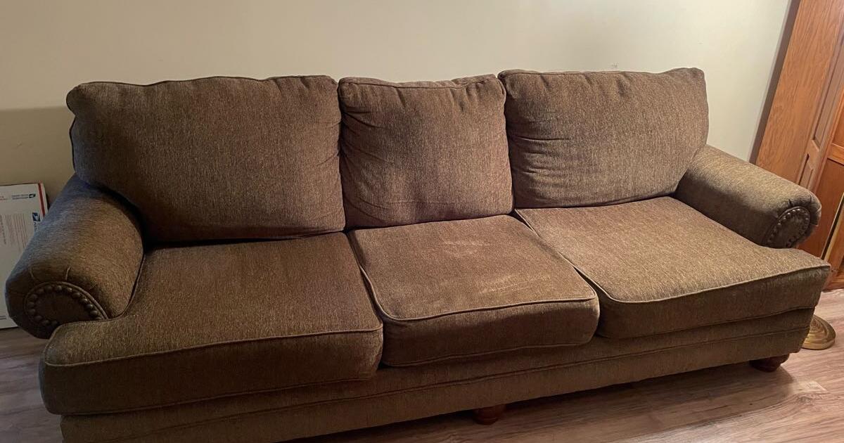 FREE COUCH for Free in Middletown, NJ For Sale & Free — Nextdoor