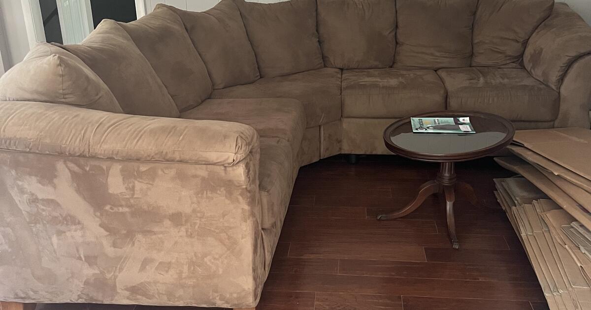 Garage/Moving Sale for 1 in Pittsford, NY Finds — Nextdoor