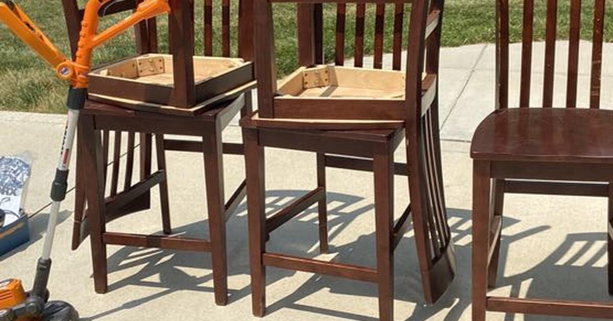 Garage Sale Saturday 6/10 8 am 4 pm (Greenfield 5651 N Bur Oak Dr