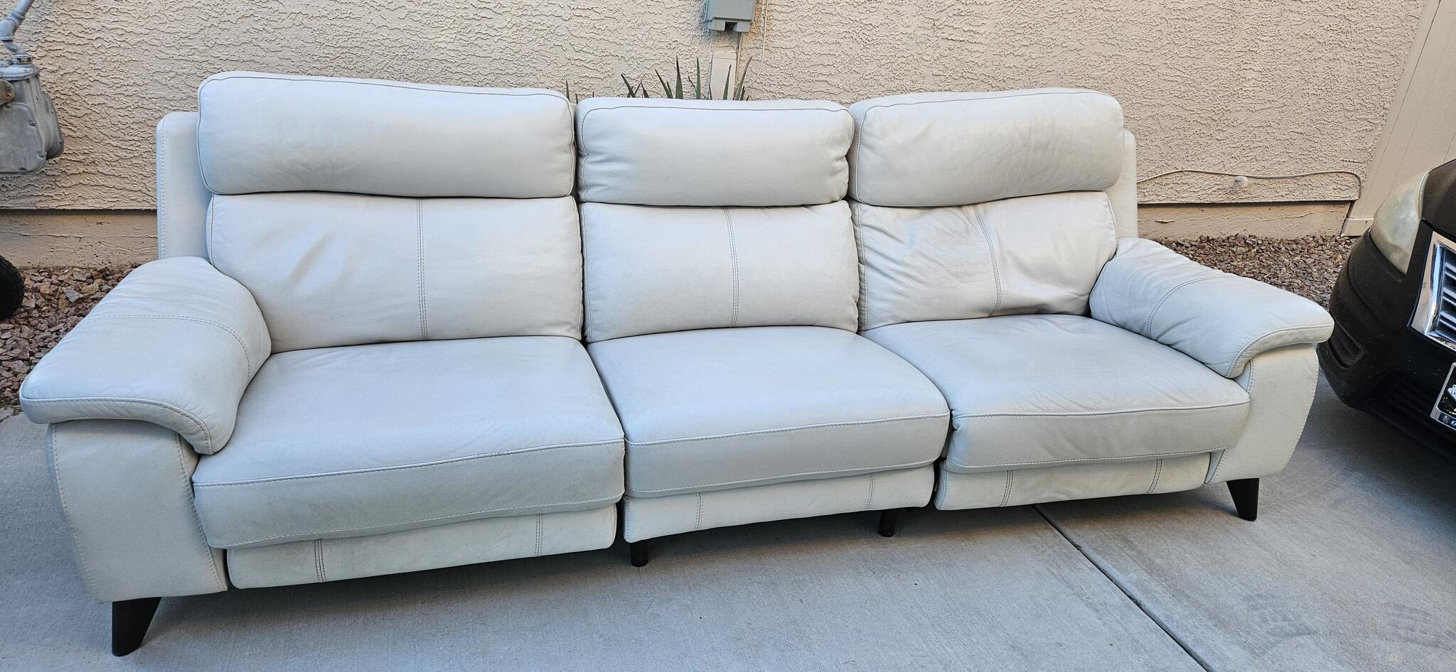 Electric recliners for 200 in Las Vegas, NV For Sale & Free — Nextdoor