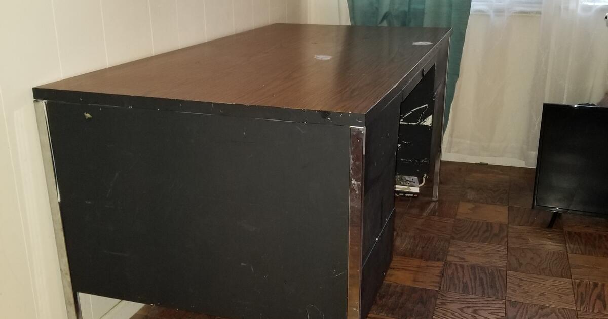 Office Desk for Free in Louisville, KY Finds — Nextdoor
