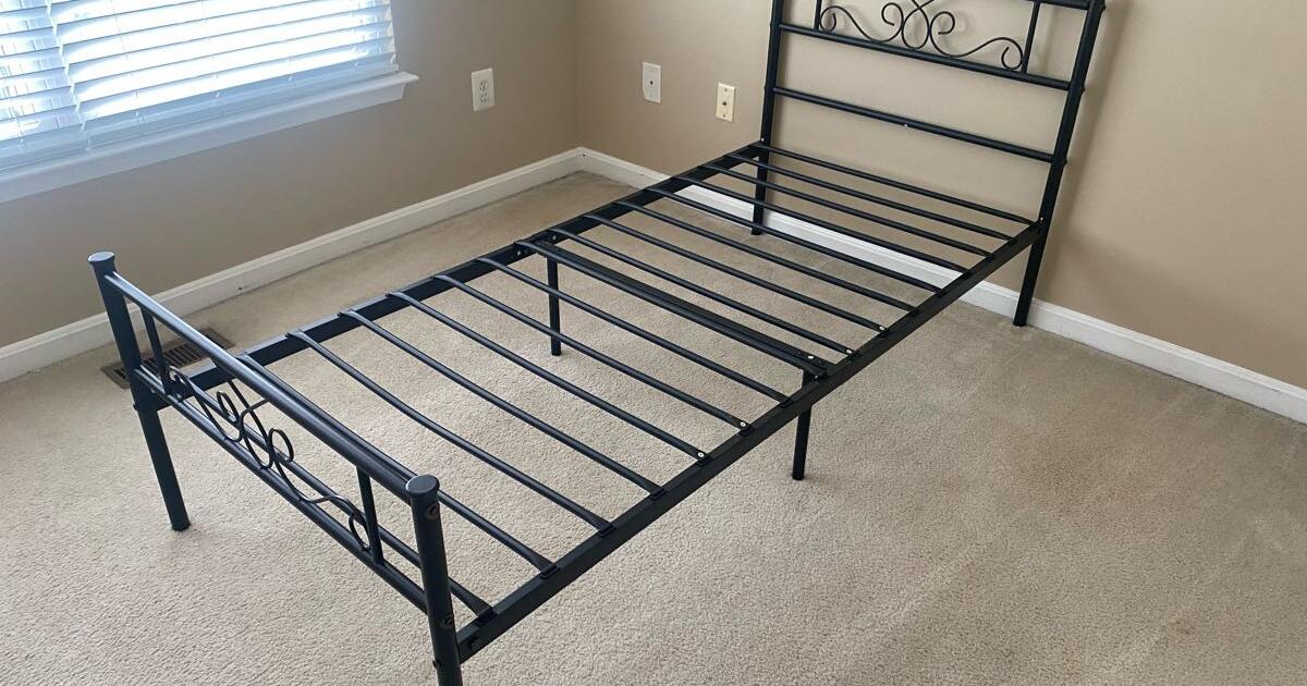 Free twin bed frame for Free in Chantilly, VA For Sale & Free — Nextdoor