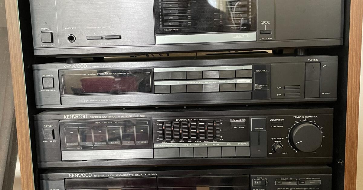 PRISTINE 1980s KENWOOD STEREO SYSTEM W/ & SPEAKERS