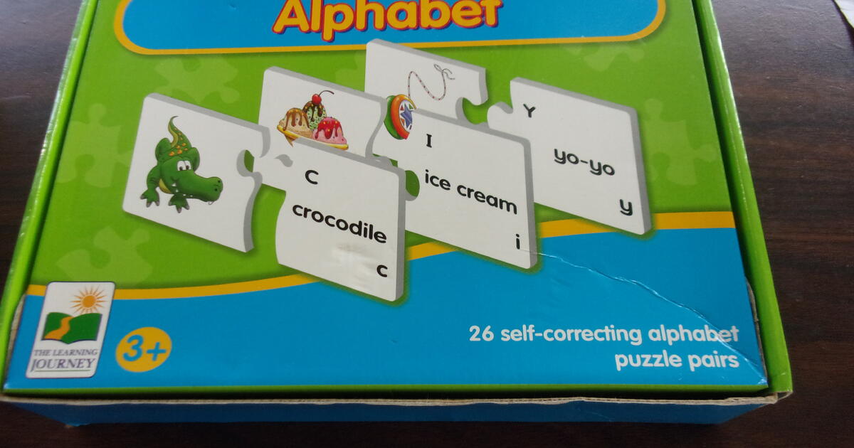 Match it alphabet 26 self correcting alphabet puzzle pairs age 3