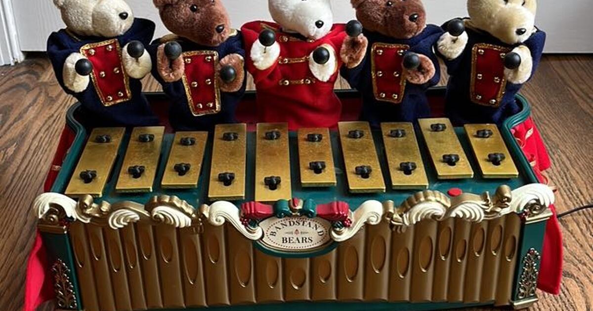 Mr. Christmas Bandstand Bears playing a real xylophone with original