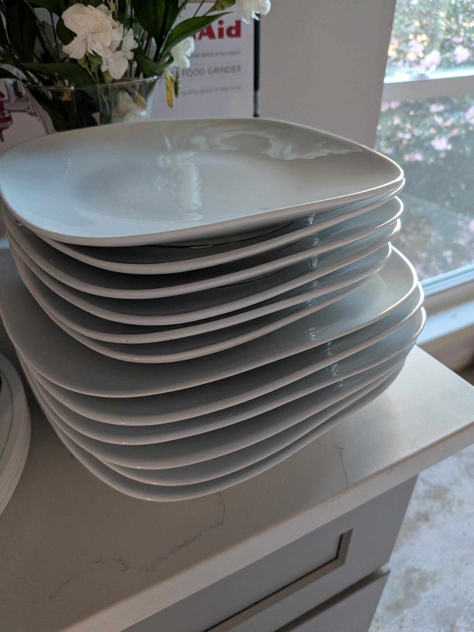 Sur La Table White Square/Round Plates (6 Of Ea) for $20 in Baton Rouge ...