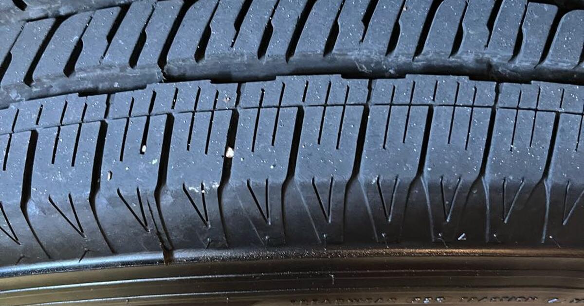 2022 ford ranger rims and tires for 300 in Valrico, FL For Sale