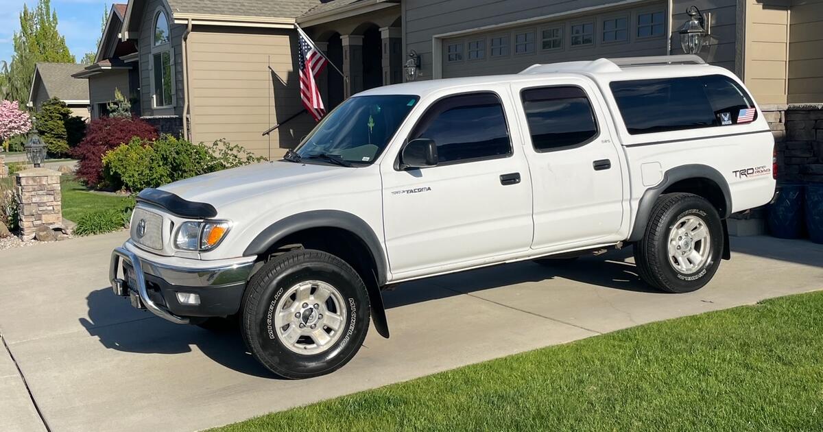 Snugtop XTR Camper Shell for Toyota pickup for 1500 in Spokane