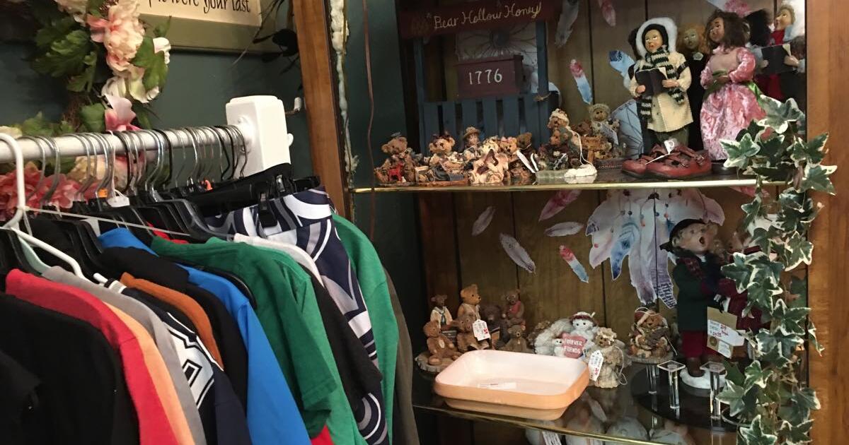 Final day Garage sale all must go lower prices !!! for Free in Hurst