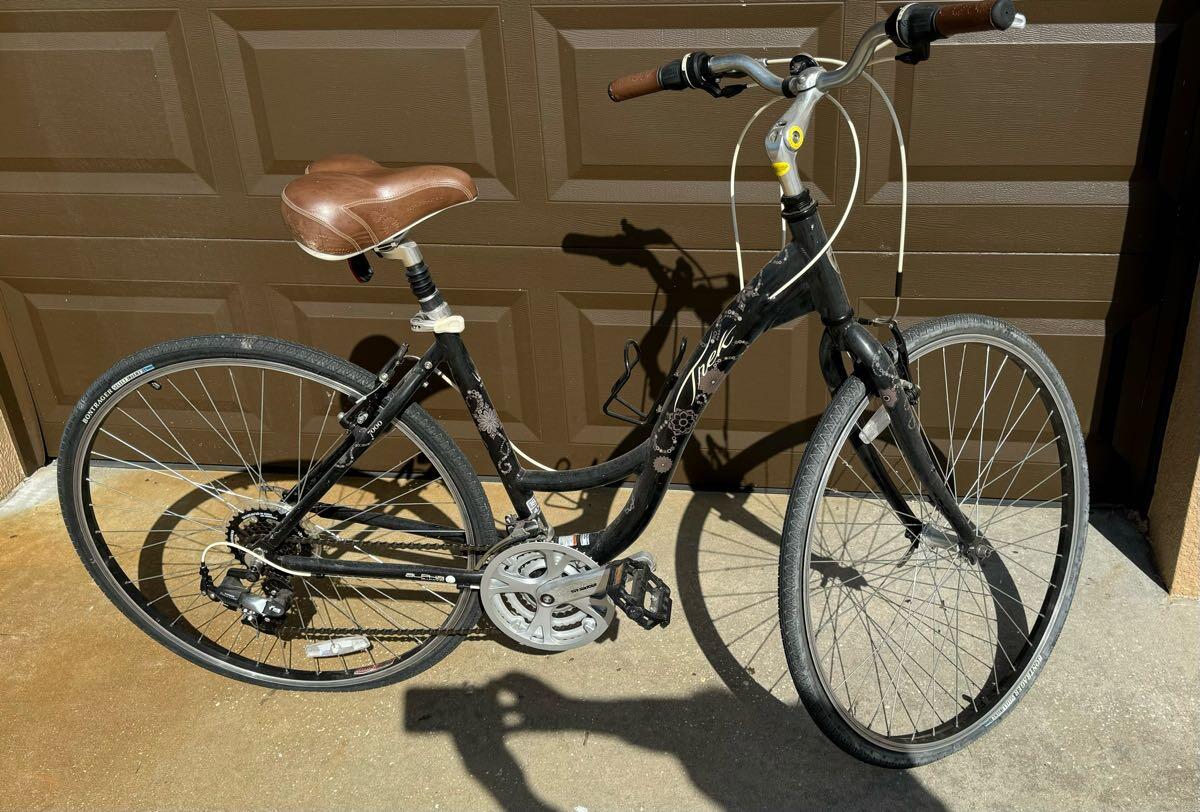 Trek 7000 WSD Women s hybrid aluminium road bike for 100 in Clermont FL For Sale Free Nextdoor