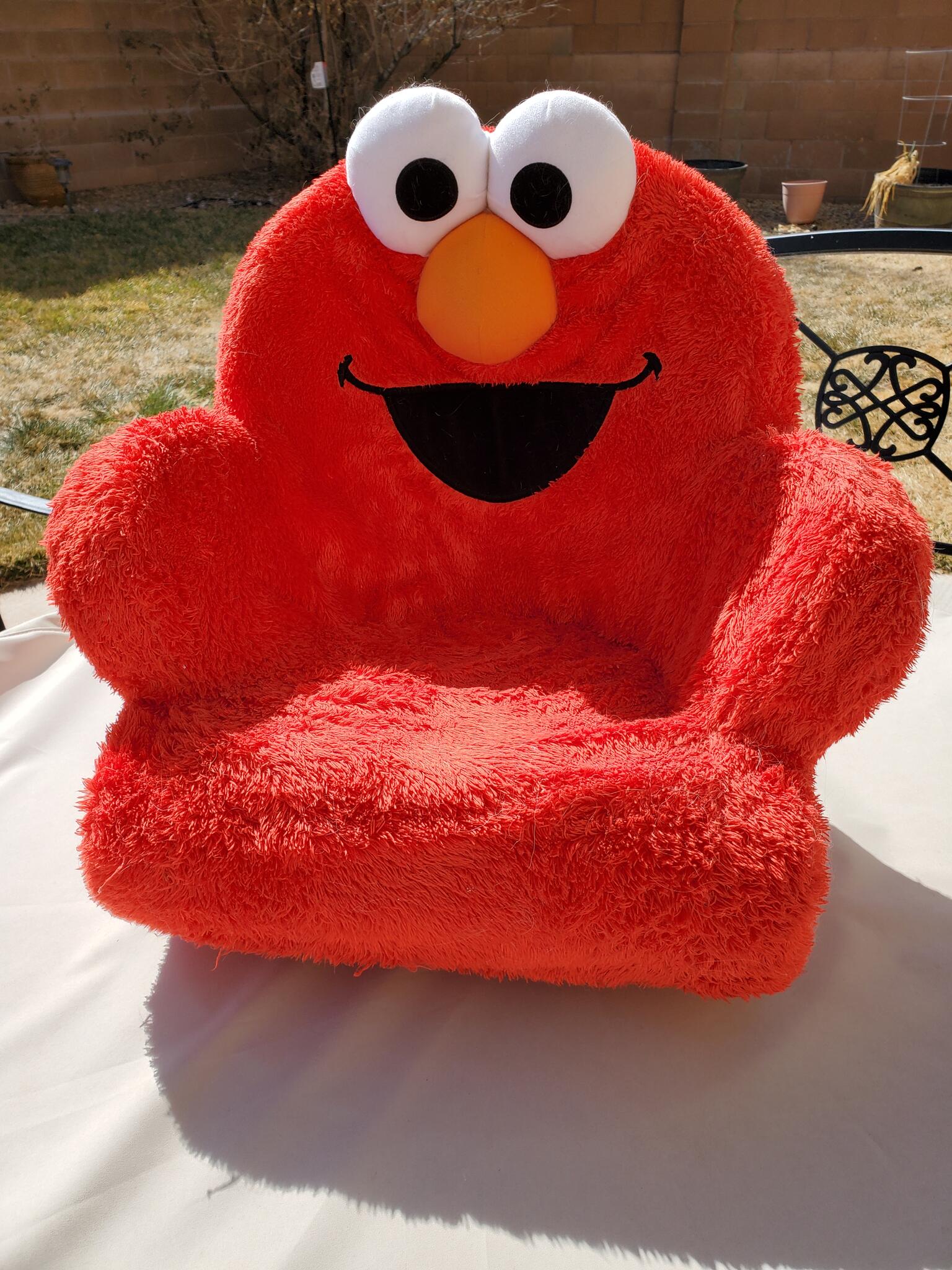 Elmo plush online chair