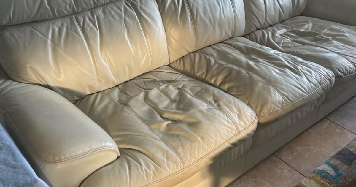 Two Nice Full Length Light Beige Sofas For Free In Venice FL For   Bced898fabc03218ff8b07278f144f37 .crop1200x630 