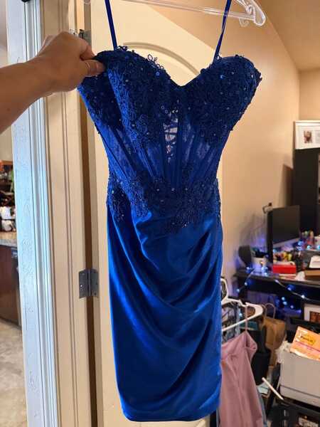 Special Occasion Teen Dresses (prom) For Free In El Paso, TX | For Sale & Free Nextdoor Special Occasion Teen Dresses (prom) For Free In El Paso, TX | For Sale & Free Nextdoor