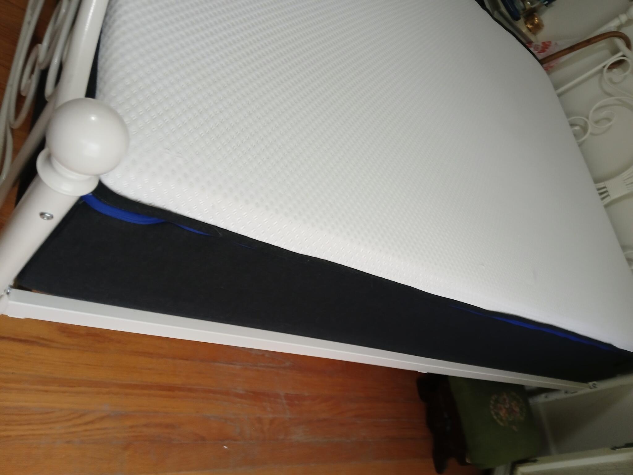 Free Mattress ,Like New, for double bed.