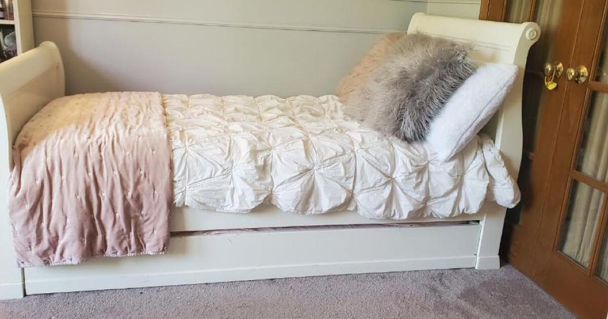 Pottery barn deals twin sleigh bed