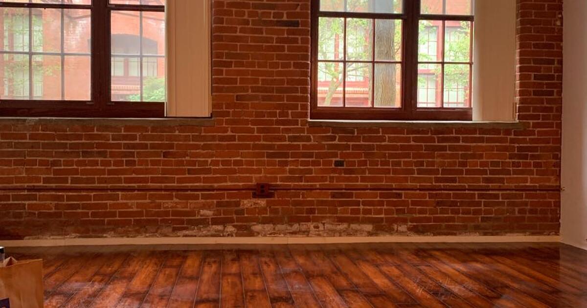 FOR RENT Newly Renovated 1 bedroom + loft condo at Warrenton Mill in