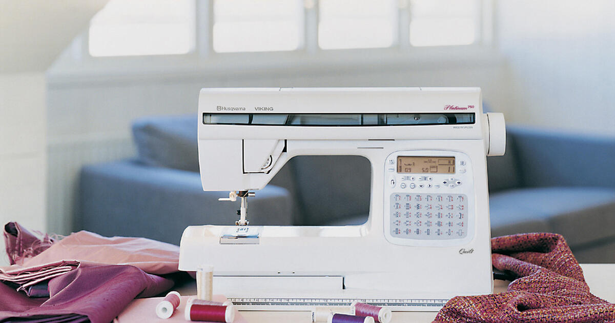HUSQVARNA PLATINUM 730 COMPUTERIZED SEWING MACHINE for 550 in Raleigh