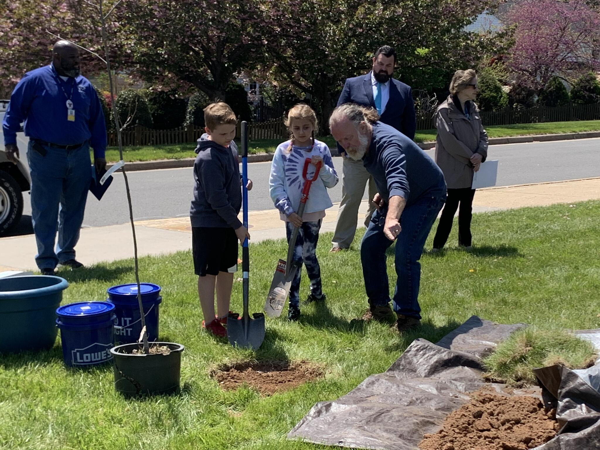 Leesburg Tree Commission Celebrates Arbor Day With Tree Planting At ...