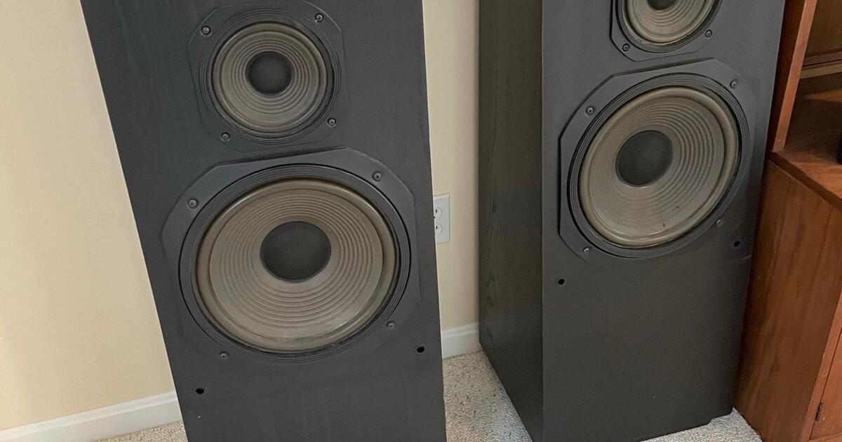 mcintosh xr240 speakers