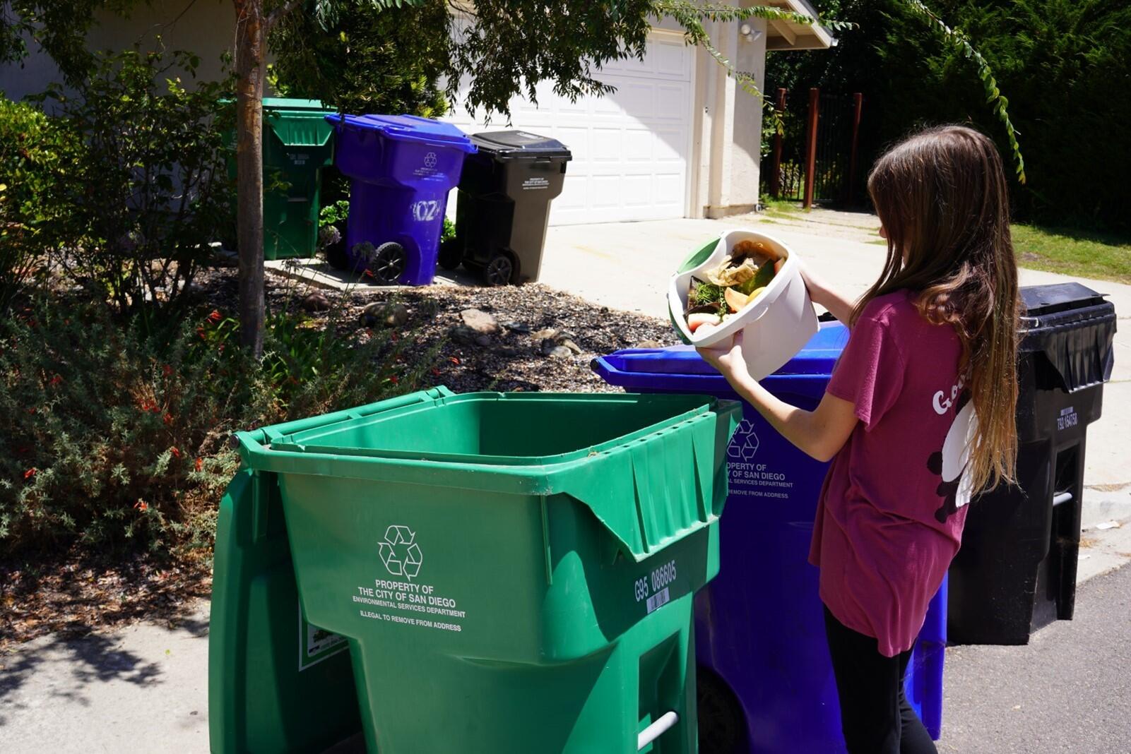 Wondering what can and cannot go in the green organic waste recycling