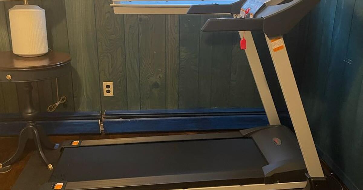 Brand new treadmill for 50 in Port Jefferson Station, NY Finds