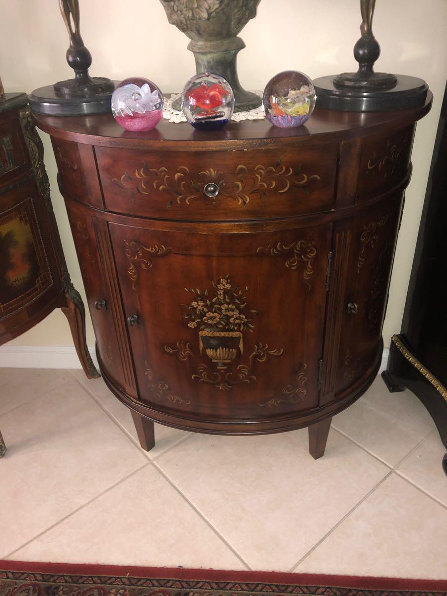 ETHAN ALLEN HALL TABLE for 105 in Boca Raton, FL For Sale & Free