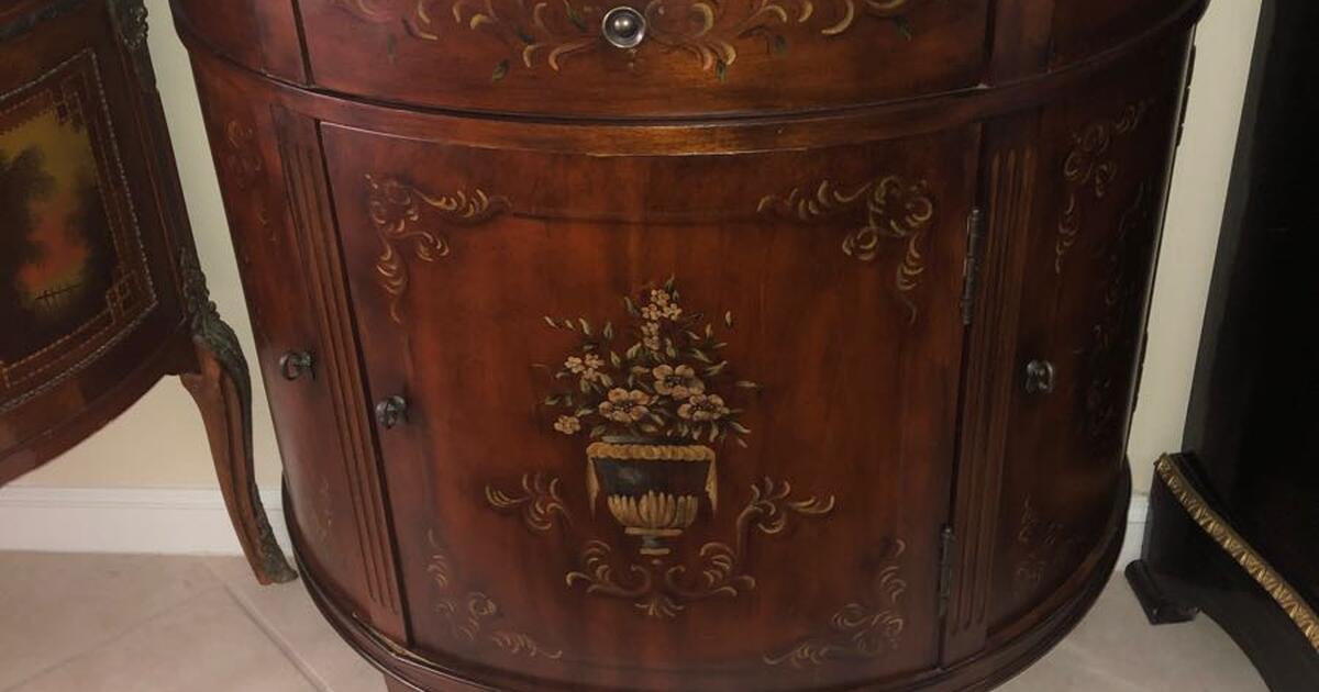 ETHAN ALLEN HALL TABLE for 105 in Boca Raton, FL For Sale & Free