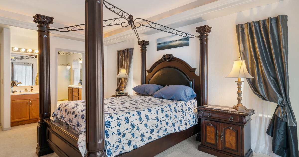 Livingroom, Bedroom furniture & clothing, ect. for 5 in Maricopa, AZ