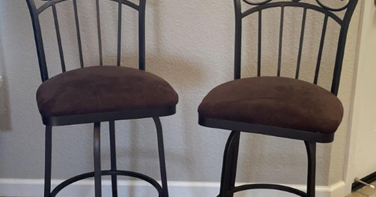 GRANITE Pub Table with TWO Swivel Chairs for 150 in Roseville, CA