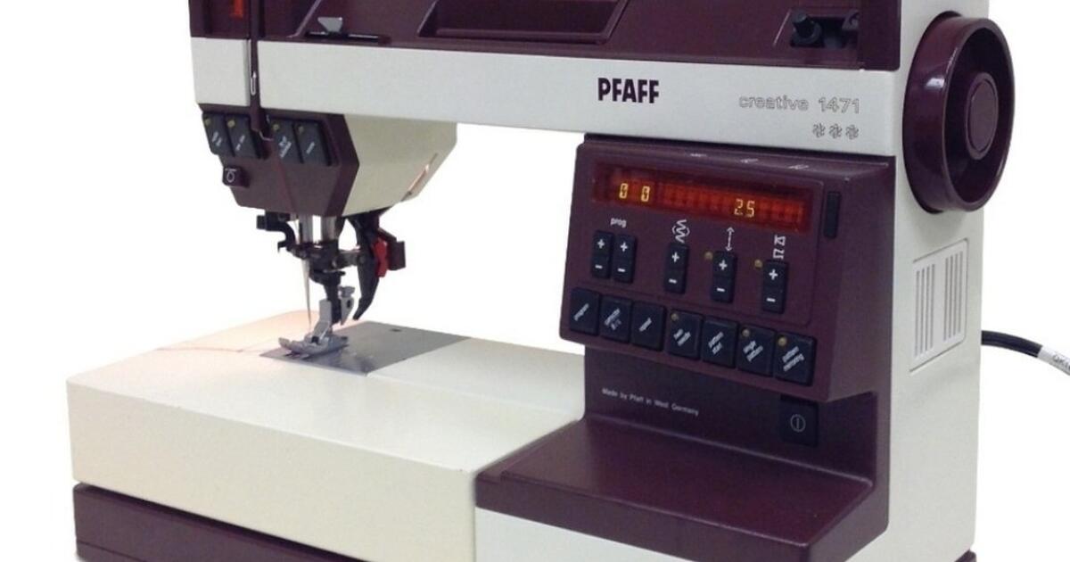 Pfaff 1471 Computerized Sewing machine with Oak for 1800 in Walnut, CA For Sale