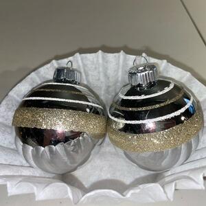 2 vintage shiny Brite ornaments
