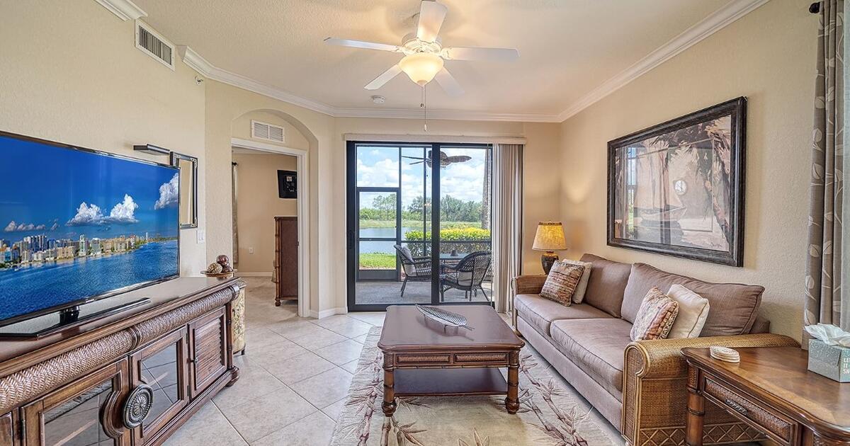 Golf deeded endunit first floor condo FOR SALE in River Strand for