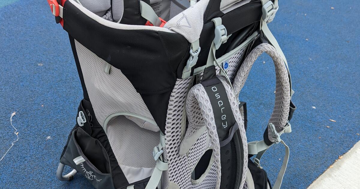 Baby/toddler hiking backpack Osprey Poco Plus for 80 in Berkeley, CA