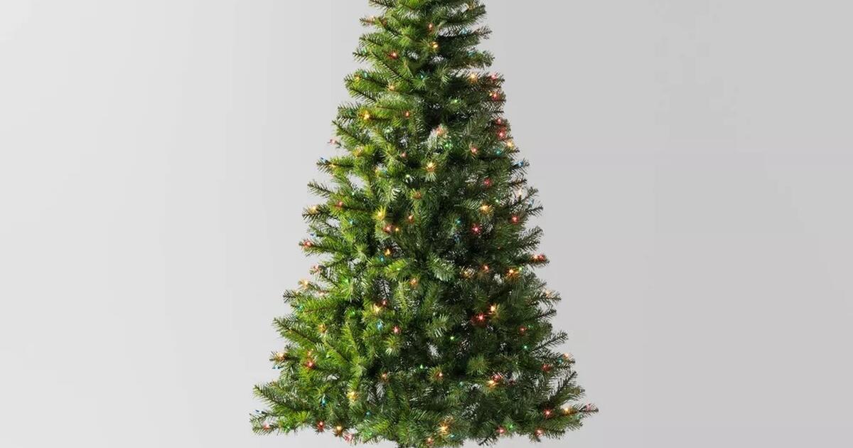 BRAND NEW 6' PreLit Alberta Spruce Artificial Christmas Tree With