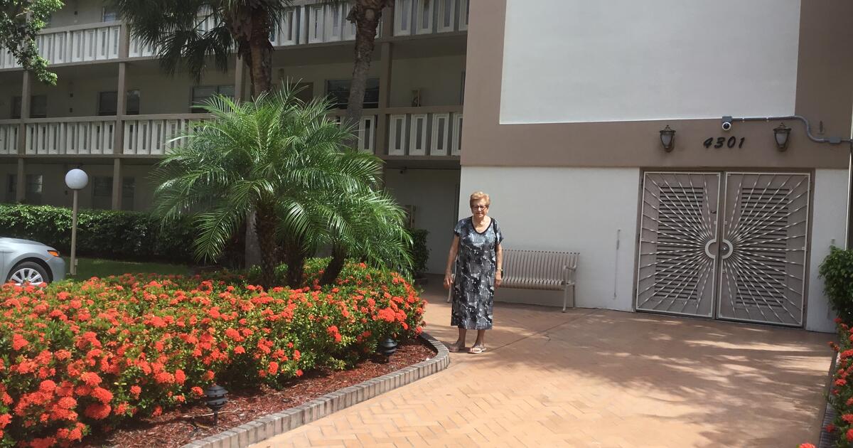 Wynmoor village corner unit for 18000000 in Coconut Creek, FL For