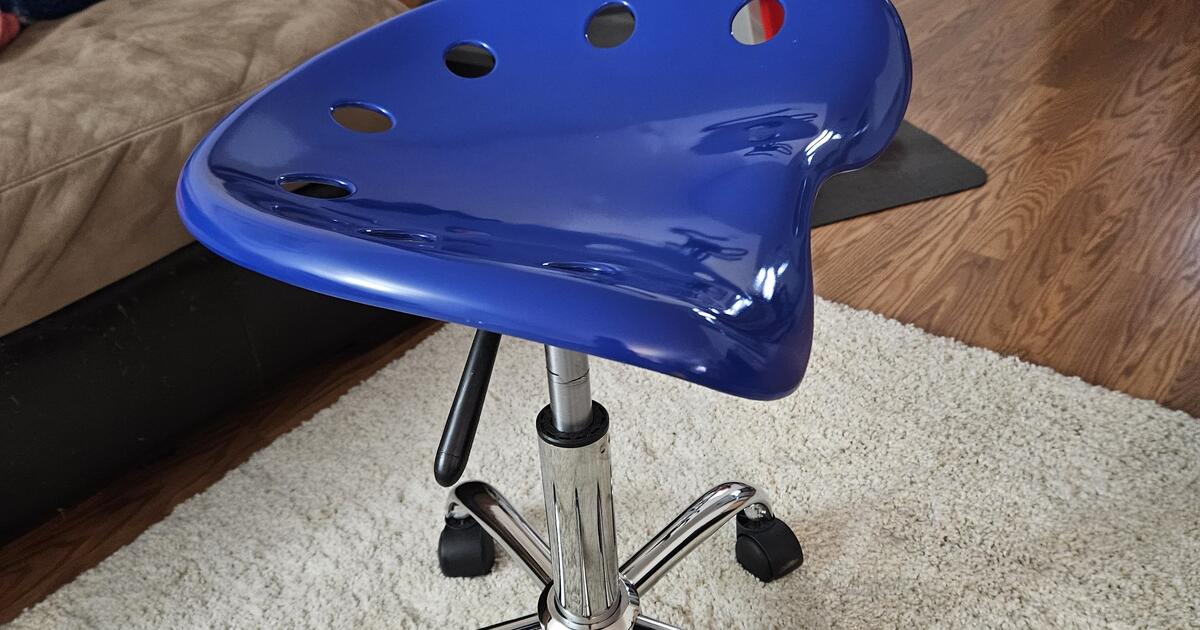 Flash Furniture Vibrant Nautical Blue Swivel Tractor Seat for 15 in