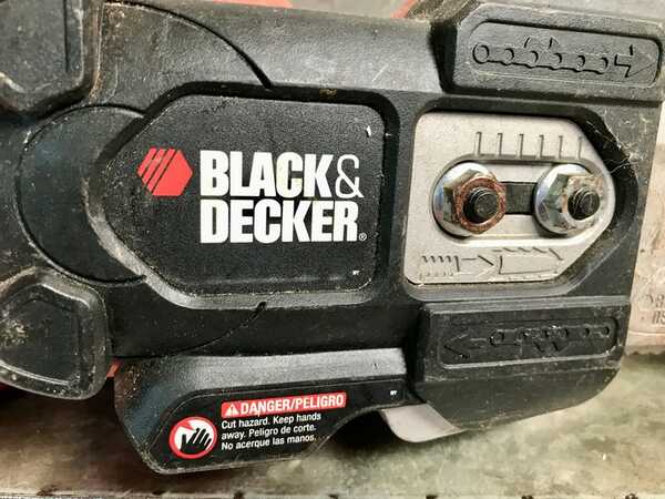 BLACK+DECKER LP1000 Type 1 Alligator Lopper 120V AC 4.5 Amp
