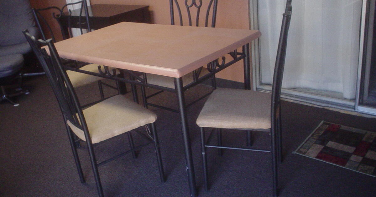 Furniture for 300 in Hemet, CA For Sale & Free — Nextdoor