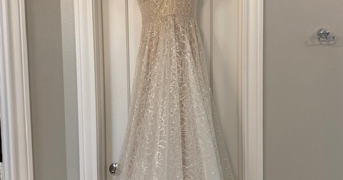 Prom Dress for 250 in Friendswood, TX Finds — Nextdoor