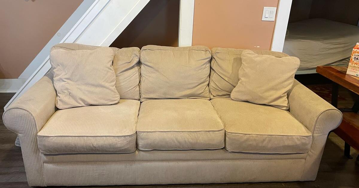 Free couch for Free in Gresham, OR For Sale & Free — Nextdoor