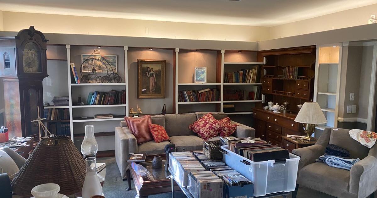 Estate Sale La Canada in La Canada Flintridge, CA For Sale & Free