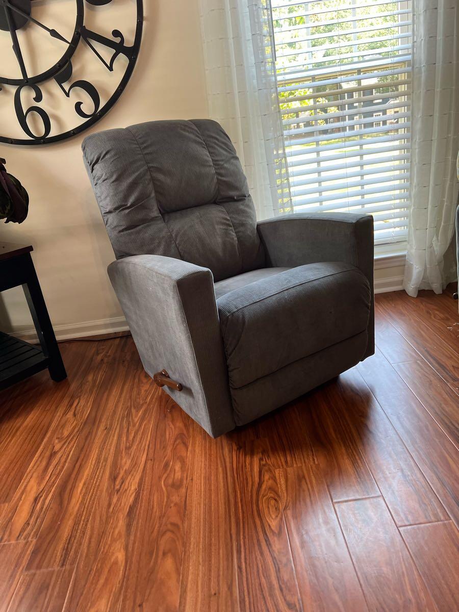 Lazy Boy Recliners for 100 in Charlotte, NC For Sale & Free — Nextdoor