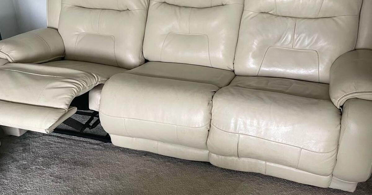 couch for Free in Naples, FL Finds — Nextdoor