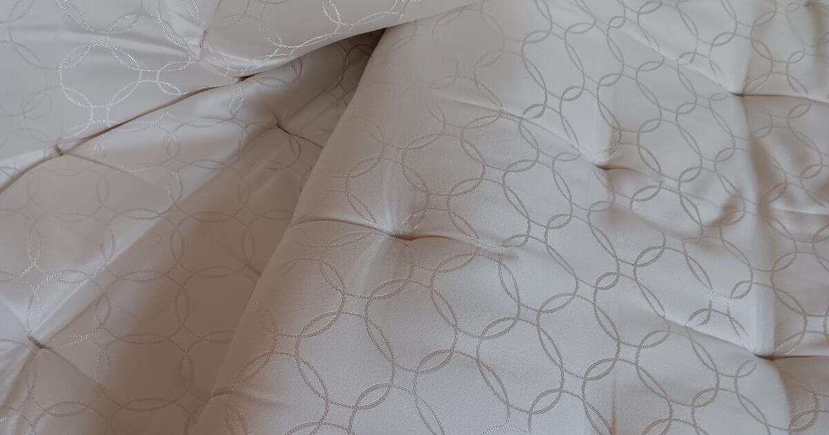 Sleep Number Queen Mattress C2 Classic for 350 in Salt Lake City, UT