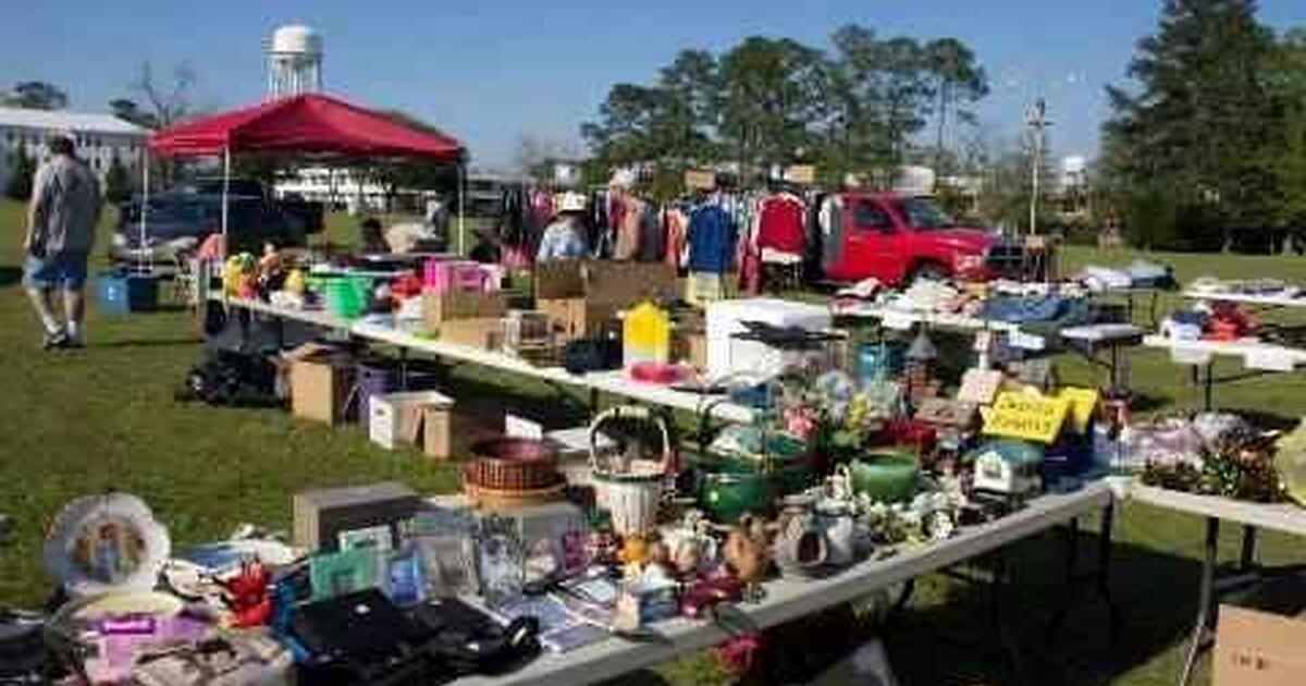 Warrenton Neighborhood Garage Sale FRI & SAT for Free in Roswell, GA