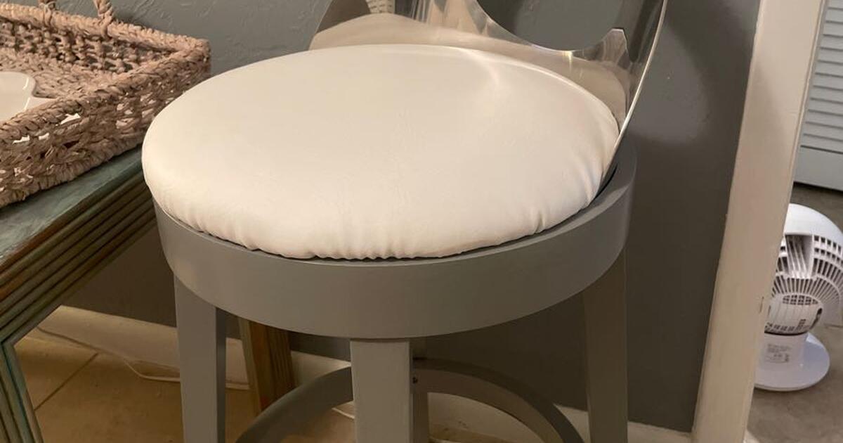 2 Counter height stools for 285 in Naples, FL For Sale & Free — Nextdoor