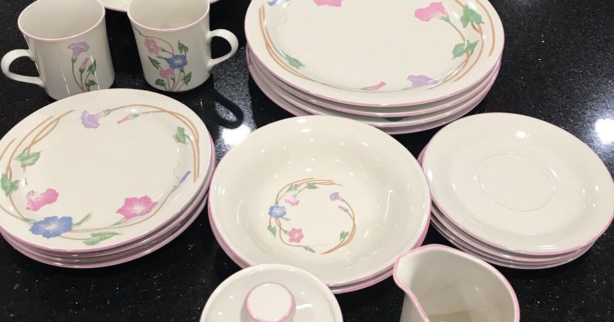 Plates/Dinnerware/dishware(25pieces) for 10 in Miami, FL Finds