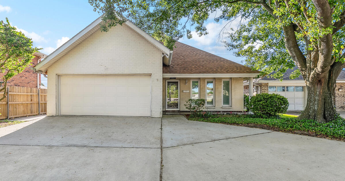 10K Price reduction in Metairie! 3817 Transcontinental Dr., Metairie for 420000 in New Orleans