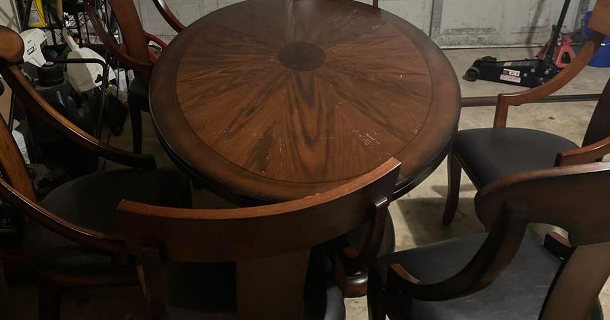 Dinning room table/6 chairs for Free in Katy, TX For Sale & Free