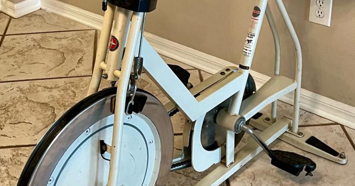 Schwinn dx900 best sale indoor cycle